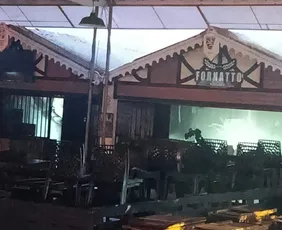 Imagem ilustrativa da imagem Incêndio destrói pizzaria situada na praça de alimentação em Domingos Martins