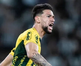 Imagem ilustrativa da imagem Jemmes desembarca no RJ para assinar com o Fluminense e frustra planos do São Paulo