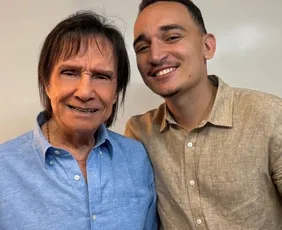 Imagem ilustrativa da imagem João Gomes se pronuncia e nega 'climão' com Roberto Carlos em show especial