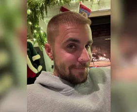 Imagem ilustrativa da imagem Justin Bieber aproveita mensagem de Natal para desabafar: 'Não sou um produto'