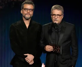 Imagem ilustrativa da imagem Kleber Mendonça Filho fala sobre entrega de prêmio fora do palco no Critics Choice