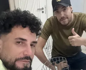 Imagem ilustrativa da imagem Latino faz as pazes com filho um ano após o expulsá-lo de casa