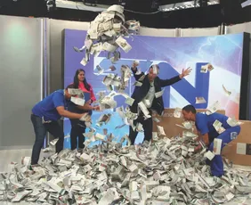 Imagem ilustrativa da imagem Leitores de A Tribuna recebem presentão de Natal com sorteio de smart TVs