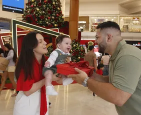 Imagem ilustrativa da imagem Lojas ampliam horários para compras de Natal