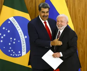 Imagem ilustrativa da imagem Lula convoca reunião emergencial sobre ataque dos EUA à Venezuela, diz TV