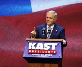 Imagem ilustrativa da imagem Lula cumprimenta  José Antonio Kast por vitória no Chile