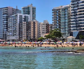 Imagem ilustrativa da imagem Mais de 900 ônibus devem chegar a Guarapari até o Réveillon