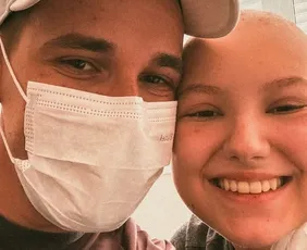 Imagem ilustrativa da imagem Marido de Isabel Veloso posta foto com influenciadora no hospital: "Vai passar"