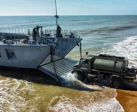 Imagem ilustrativa da imagem Marinha realiza megaoperação de guerra no Litoral Sul do ES