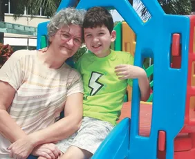 Imagem ilustrativa da imagem Menino capixaba faz tratamento inovador contra o câncer