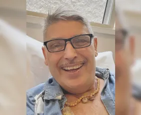 Imagem ilustrativa da imagem Morre ator e cantor Maurício Vogue, símbolo da cultura paranaense, aos 59 anos