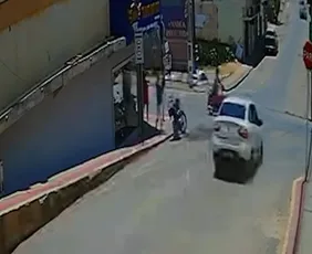 Imagem ilustrativa da imagem Motociclista fica em estado grave após ser atingida em cruzamento em Vila Valério