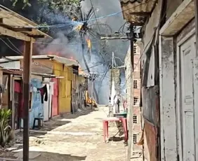 Imagem ilustrativa da imagem Mulher e 4 filhos morrem em incêndio no Recife; polícia investiga feminicídio