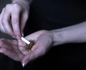 Imagem ilustrativa da imagem Mutirão reverte 3,6 mil condenações por porte de menos de 40 gramas de maconha