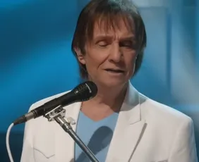 Imagem ilustrativa da imagem Myrian Rios, ex-mulher de Roberto Carlos, pede respeito ao Rei após críticas