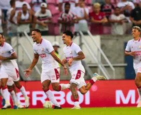 Imagem ilustrativa da imagem Náutico amassa o Santa Cruz por 4 a 0 e dispara na ponta do Pernambucano