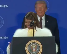 Imagem ilustrativa da imagem Nicki Minaj surge ao lado de Trump e diz quer é 'fã número 1' do presidente dos EUA