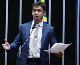 Imagem ilustrativa da imagem Nikolas Ferreira é condenado a pagar R$ 40 mil por comentário transfóbico