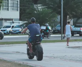 Imagem ilustrativa da imagem Novas regras para ciclomotores já estão valendo; entenda o que mudou