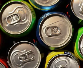 Imagem ilustrativa da imagem OMS cobra aumento de impostos para frear consumo de álcool e bebidas açucaradas