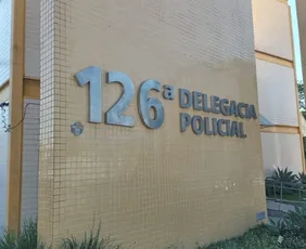 Imagem ilustrativa da imagem Operação mira grupo que 'apagava' mandados de prisão para criminosos do CV