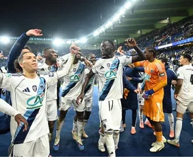 Imagem ilustrativa da imagem PSG perde do Paris FC e amarga vergonhosa eliminação na Copa da França