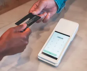 Imagem ilustrativa da imagem Pagamento do 13º salário vai injetar R$ 398 bilhões na economia