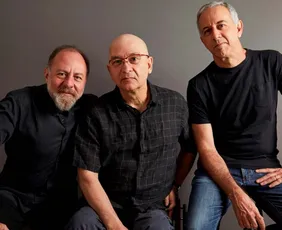 Imagem ilustrativa da imagem Paralamas do Sucesso fazem show gratuito nesta sexta em Camburi