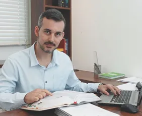 Imagem ilustrativa da imagem “Perdi a memória após uma parada cardíaca”, conta advogado de 39 anos