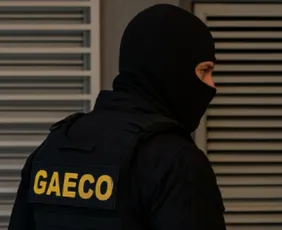 Imagem ilustrativa da imagem Policiais do departamento de narcóticos são presos suspeitos de tráfico no ES