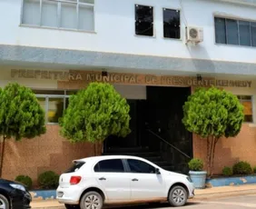 Imagem ilustrativa da imagem Prefeitura anuncia abono de R$ 4 mil e tíquete dobrado para servidores no ES