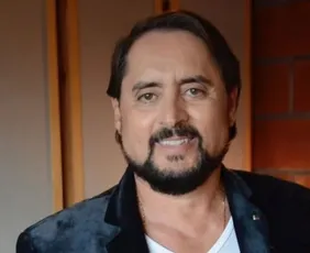 Imagem ilustrativa da imagem 'Profunda dor', afirmam Chitãozinho e Xororó após morte de irmão em acidente