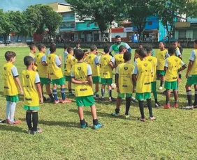 Imagem ilustrativa da imagem Projeto social de Cariacica abre vagas para aulas de futebol