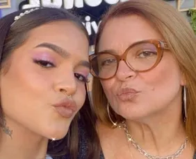 Imagem ilustrativa da imagem 'Quem me ama está me ajudando a levantar', diz Mel Maia após morte da mãe