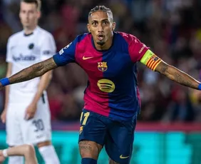 Imagem ilustrativa da imagem Raphinha concorre ao prêmio de melhor jogador da Fifa; confira lista