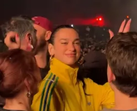 Imagem ilustrativa da imagem Roda de samba e festa de música eletrônica: os rolês de Dua Lipa por SP