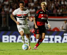 Imagem ilustrativa da imagem São Paulo reage, vira sobre o Flamengo e estreia com vitória no Brasileirão