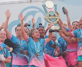 Imagem ilustrativa da imagem São Pedro é hexa no futebol de areia