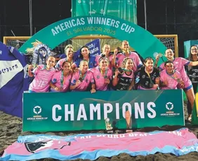 Imagem ilustrativa da imagem São Pedro vence e leva o tri na "Libertadores" do futebol de areia feminino