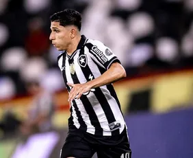 Imagem ilustrativa da imagem Savarino não consegue deixar Venezuela após ataque e adia volta ao Botafogo