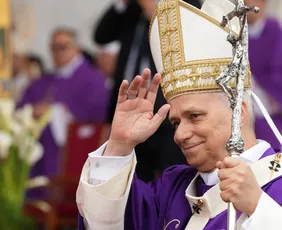 Imagem ilustrativa da imagem Sexo, monogamia e regras para veneração a Maria: polêmicas no papado de Leão XIV