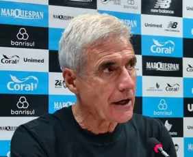Imagem ilustrativa da imagem Técnico Luís Castro usa conotação racista em coletiva do Grêmio e se desculpa