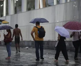 Imagem ilustrativa da imagem Tempestades e chuvas fortes devem marcar o começo da semana no ES