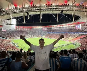 Imagem ilustrativa da imagem Torcedor que pegou caronas até jogo do Flamengo é indicado a prêmio da Fifa