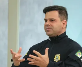 Imagem ilustrativa da imagem Tornozeleira eletrônica de Silvinei estava em banheiro de rodoviária, diz polícia