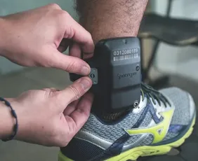 Imagem ilustrativa da imagem Tornozeleira eletrônica foi rompida por 27 presos no ES em 2025