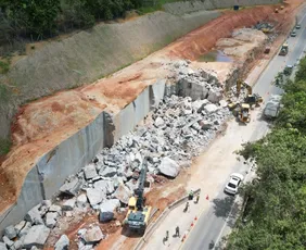 Imagem ilustrativa da imagem Trecho da BR-101, na Serra, será totalmente interditado para desmonte de rochas
