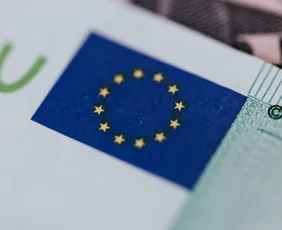 Imagem ilustrativa da imagem UE aprova banimento total do gás russo, com fim do GNL e gasodutos em 2027