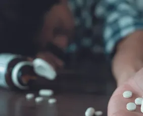 Imagem ilustrativa da imagem Uso de remédio controlado sem receita e em altas doses pode causar coma