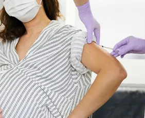 Imagem ilustrativa da imagem Vacina para proteger grávidas e bebês chega ao Espírito Santo